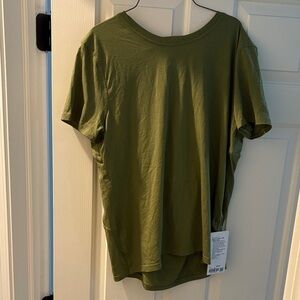 NWT Lululemon Athletica Green Back Twist Tee